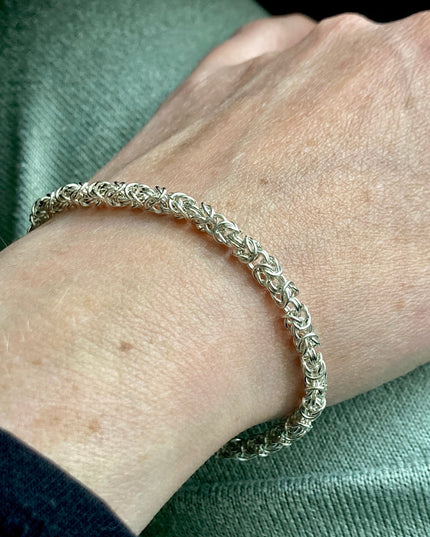 Delicate Byzantine Chainmaille Bracelet in Silver